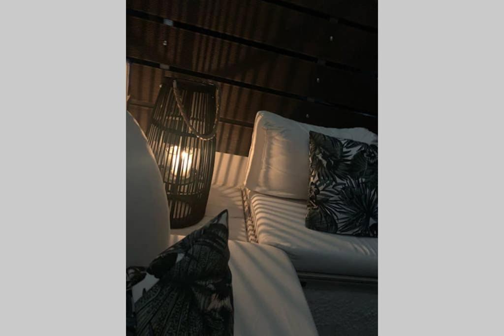 Beachfront Garden Apartment- Atlas Complex Loutráki Dış mekan fotoğraf