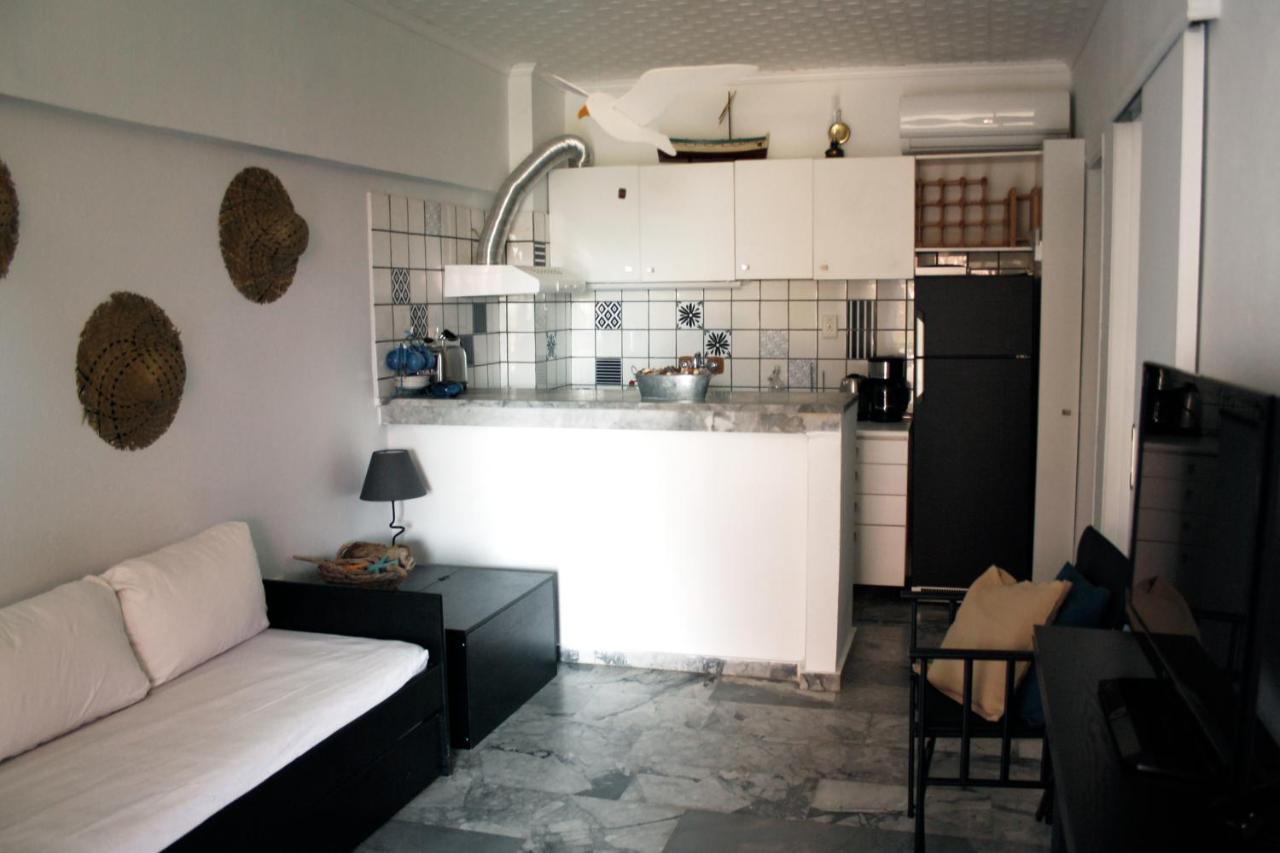 Beachfront Garden Apartment- Atlas Complex Loutráki Dış mekan fotoğraf